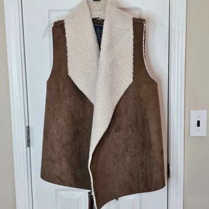 Chelsea & Theodore Faux Leather Faux Fur and Knit Vest LN Size XL